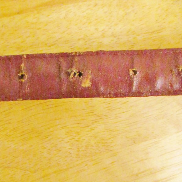 Vintage Women's Genuine Eel Skin Belt, Dark Red, Gold Buckle, Size 32 - Picture 6 of 9
